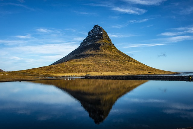 בריכות גיאוטרמיות באיסלנד שאסור לפספס