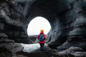 סיורים במערת הקרח קטלה (Katla)